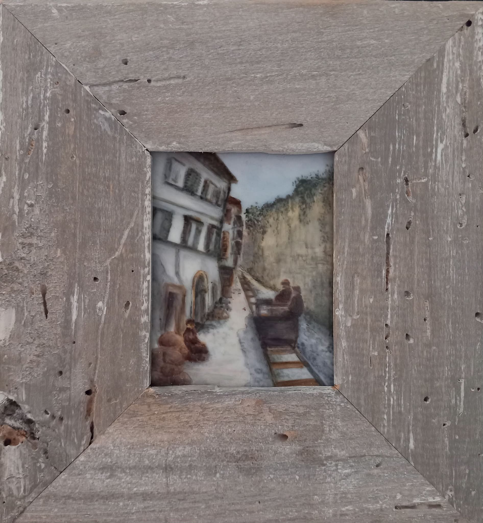 PICCOLO QUADRO SU LASTA IN PORCELLANA DIPINTA A MANO TERZO FUOCO RAPPRESENTA UNO SCORCIO DELLE VECCHIE ANDRONE DI TRENTO. SIAMO NEL 1916