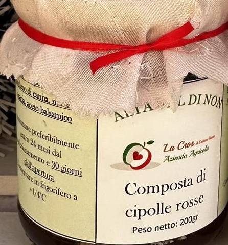 Vasetto di composta di cipolla rossa