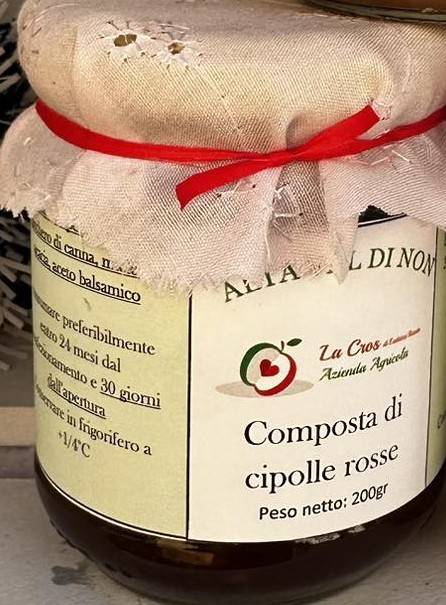 Vasetto di composta di cipolla rossa