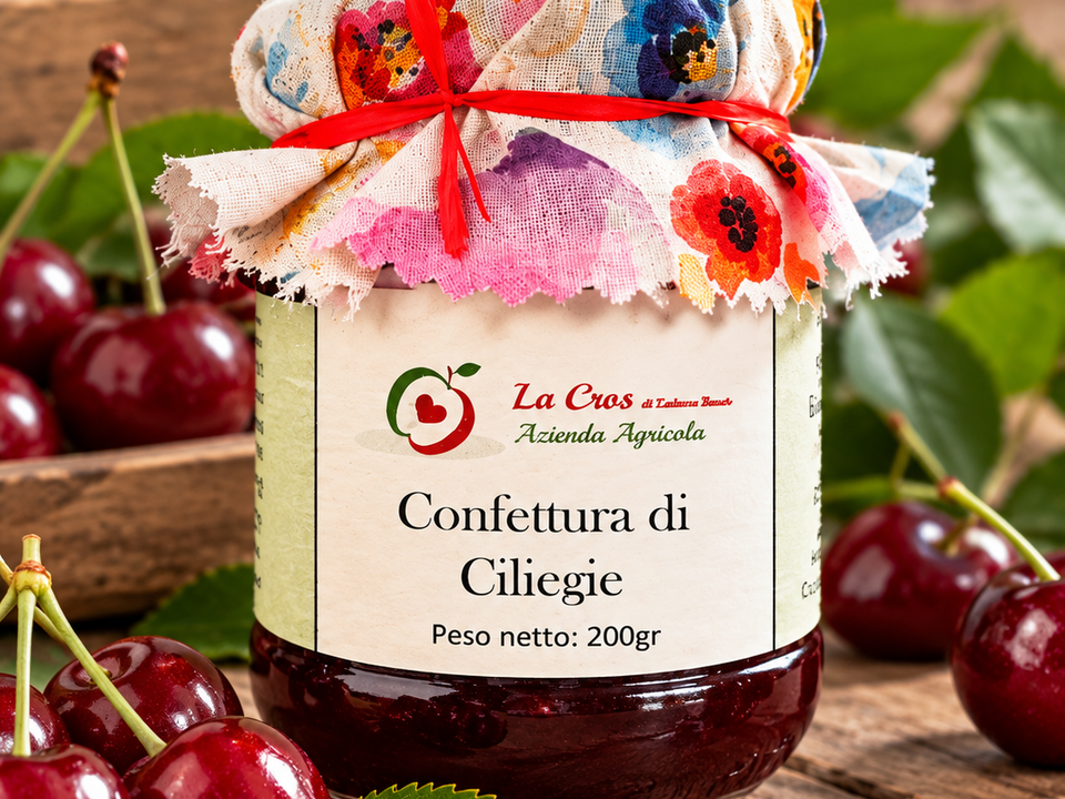 Vasetto di confettura di ciliegie