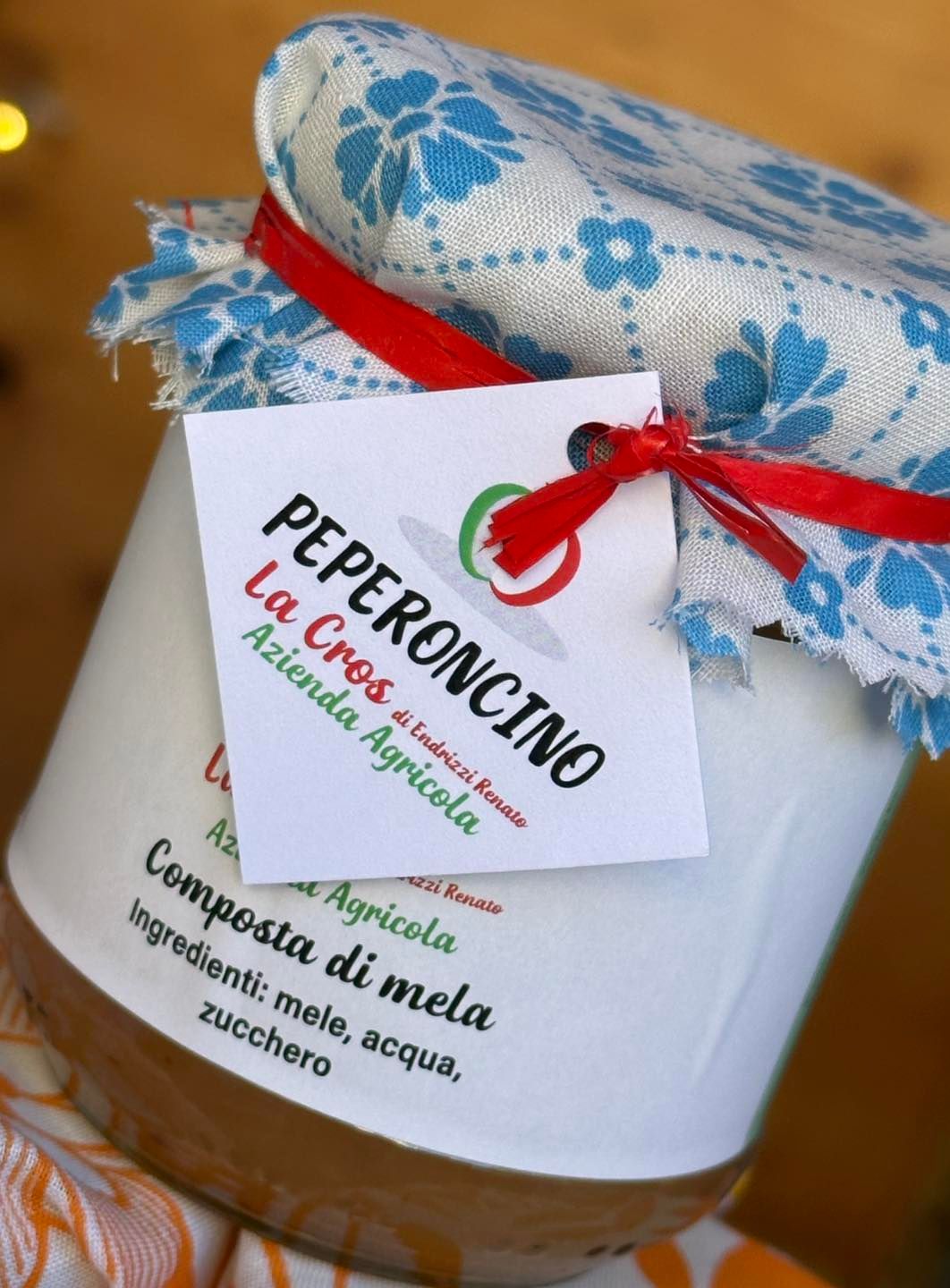 Vasetto di composta di mele e peperoncino