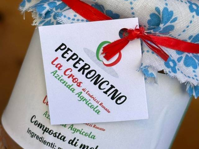 Vasetto di composta di mele e peperoncino