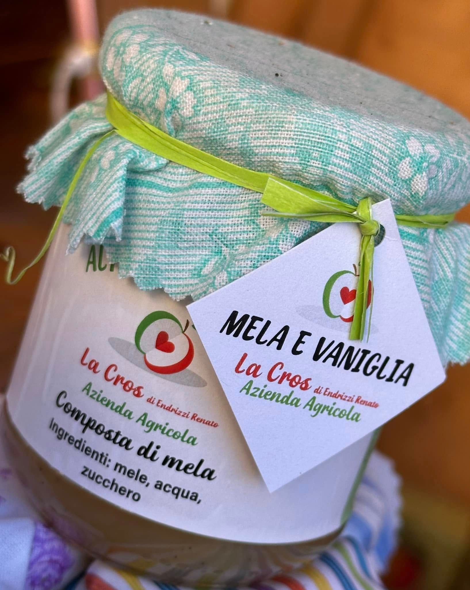 Vasetto di composta di mele e vaniglia