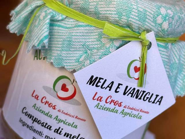 Vasetto di composta di mele e vaniglia