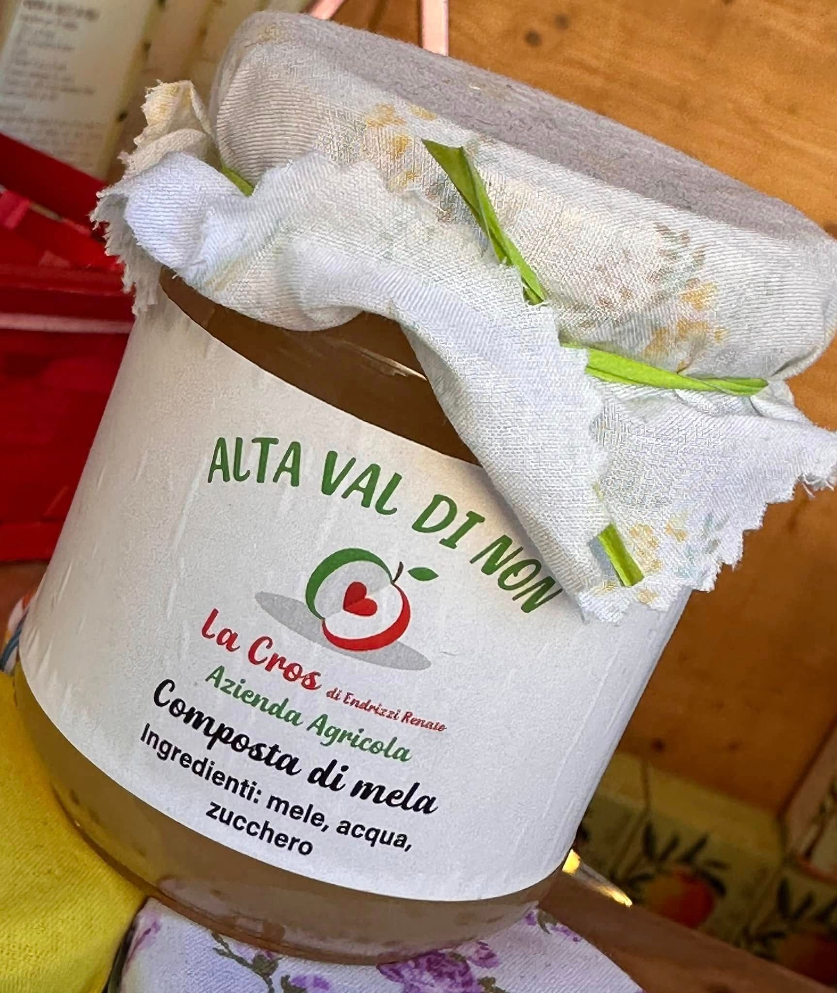 Vasetto di composta di mele golden