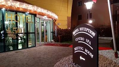 HOTEL SARTORI'S, zdjęcie 1